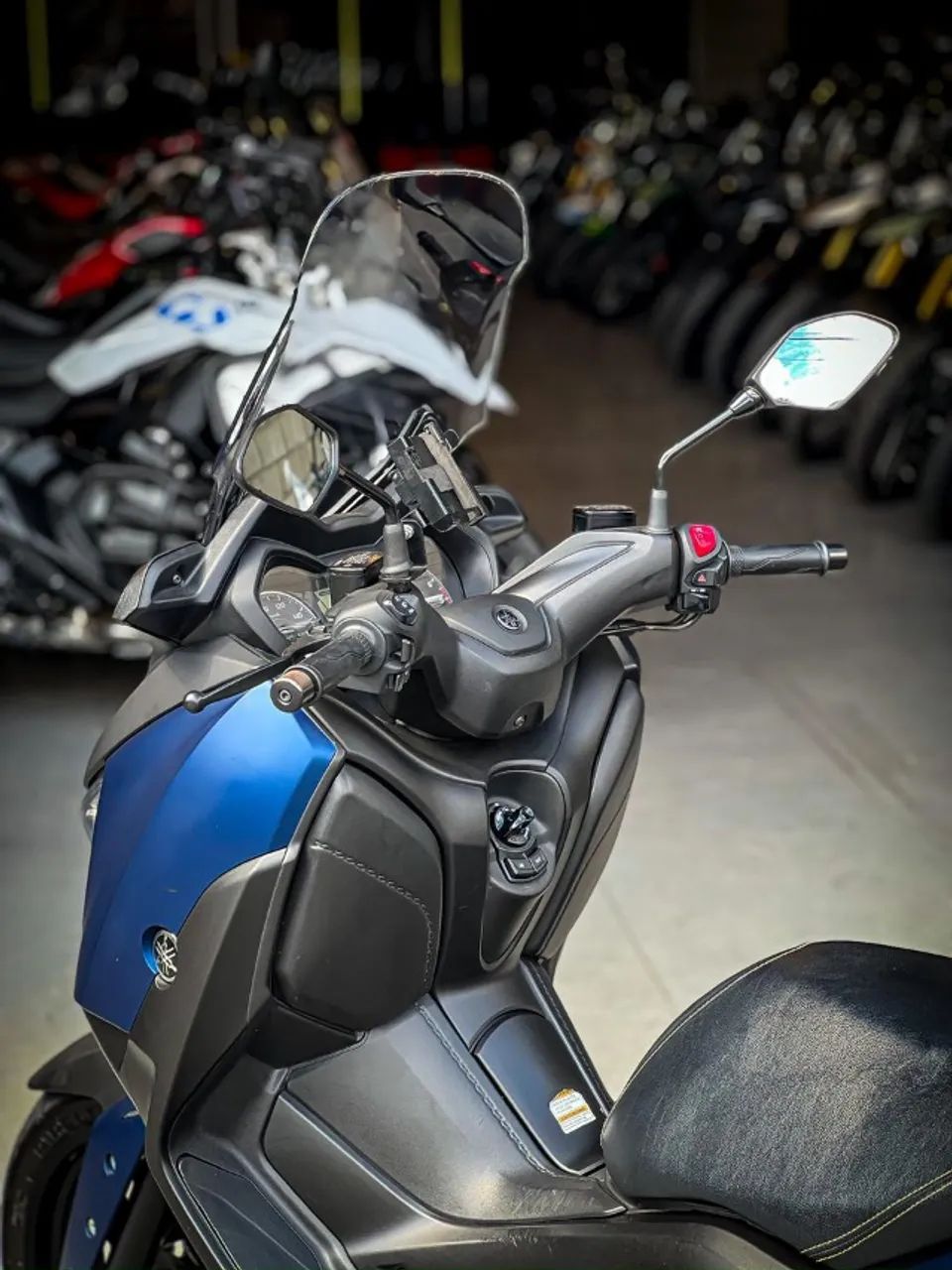 YAMAHA XMAX 250 - Foto 3