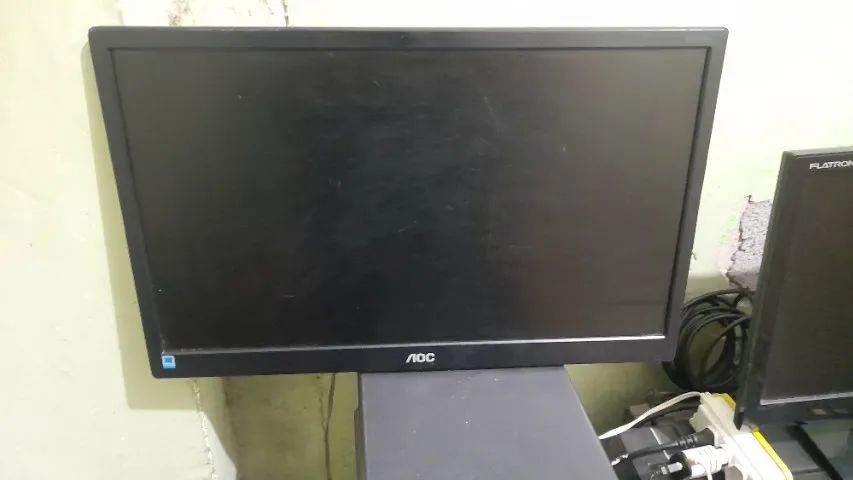 Monitor Aoc E970swnl Imagem Com Manchas