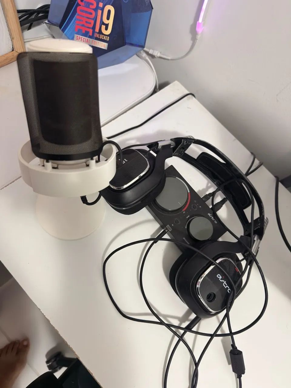 Astro a40 + microfone Fifine RGB