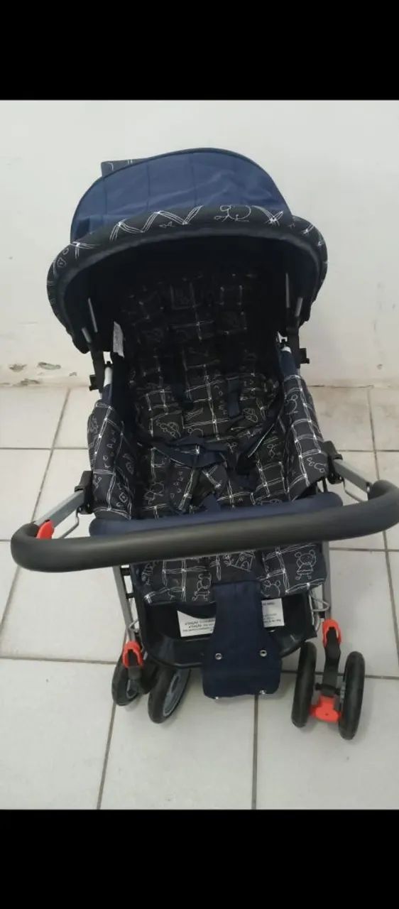Carrinho de bebê usado apenas 3x