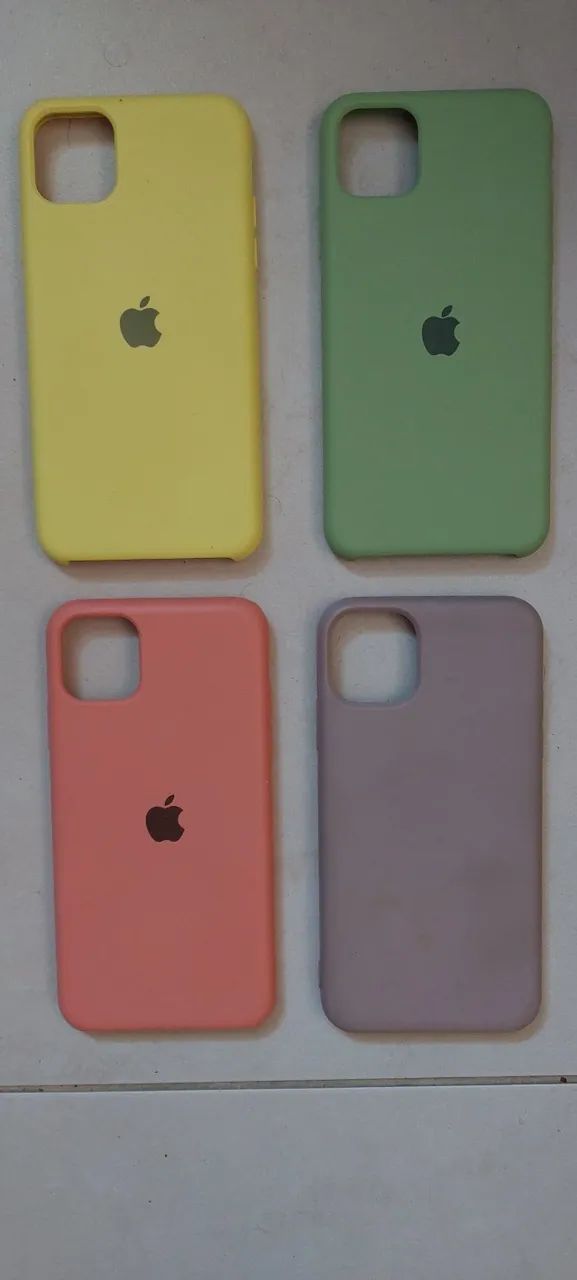Capinhas de borracha iPhone 11 pro max usadas as 4 por 15 reais - Foto 2