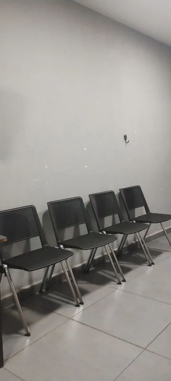 4 cadeiras com encaixe 