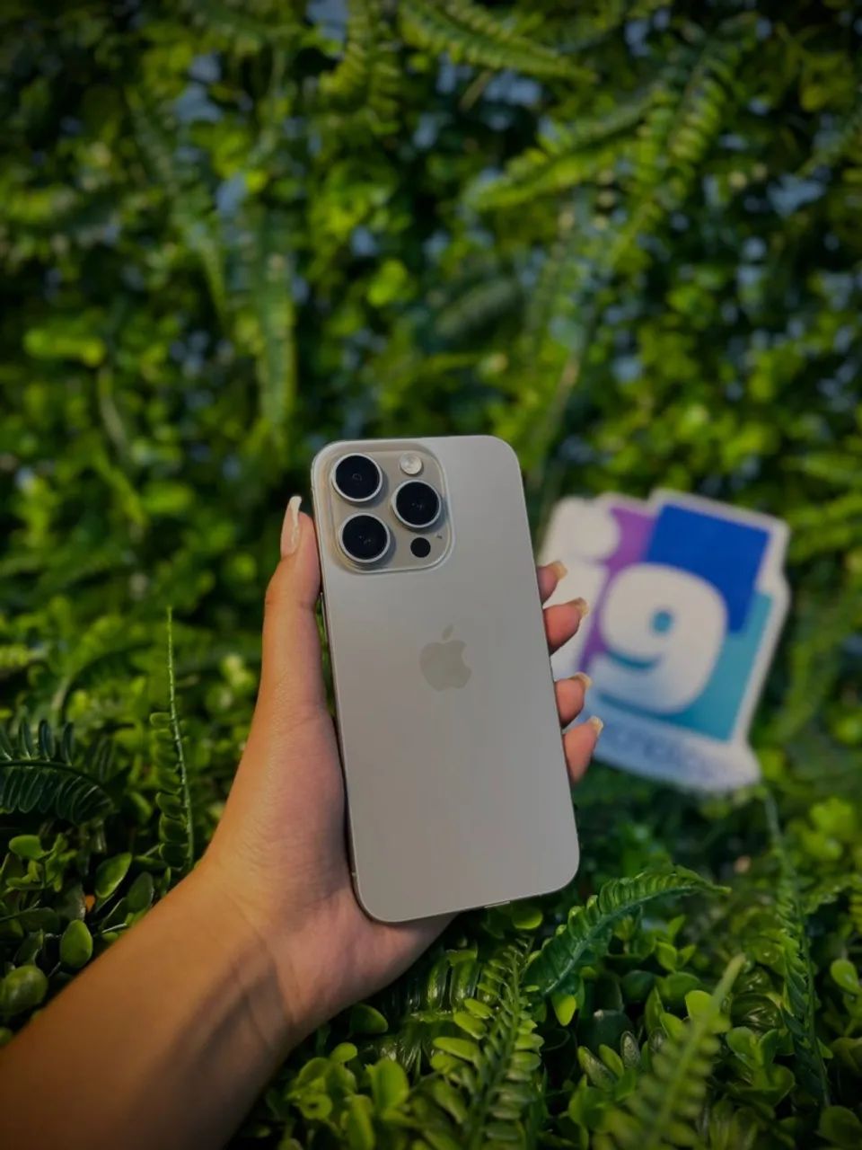 iPhone 15 pro natural titanium Zero