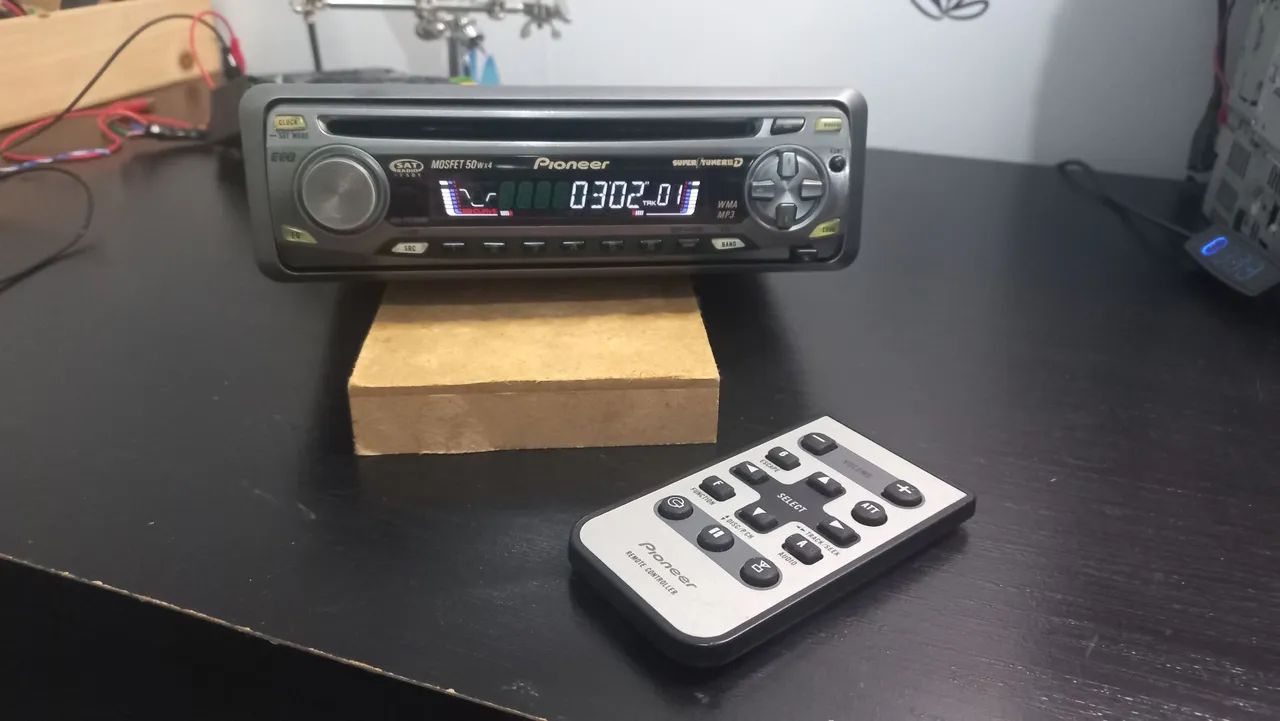 CD player Pioneer DEH-P3700MP saída para sub e bluetooth 