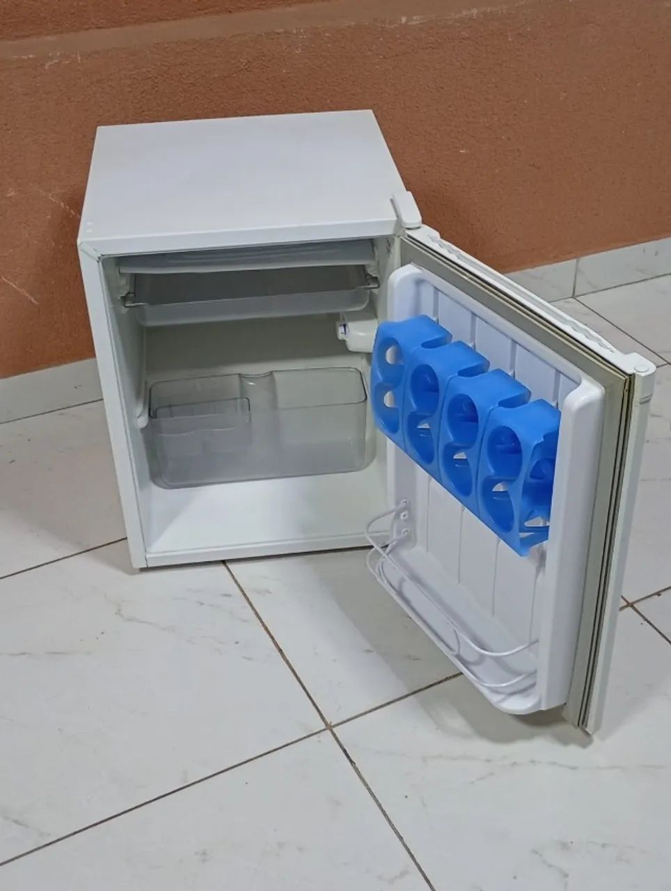 Vende-se Frigobar Consul 80 litros - Foto 4