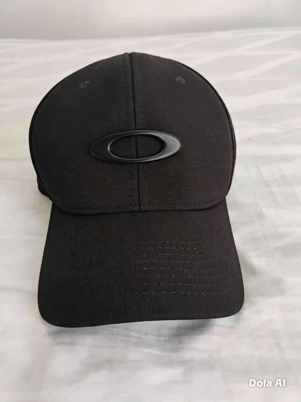 Boné fechado Oakley 