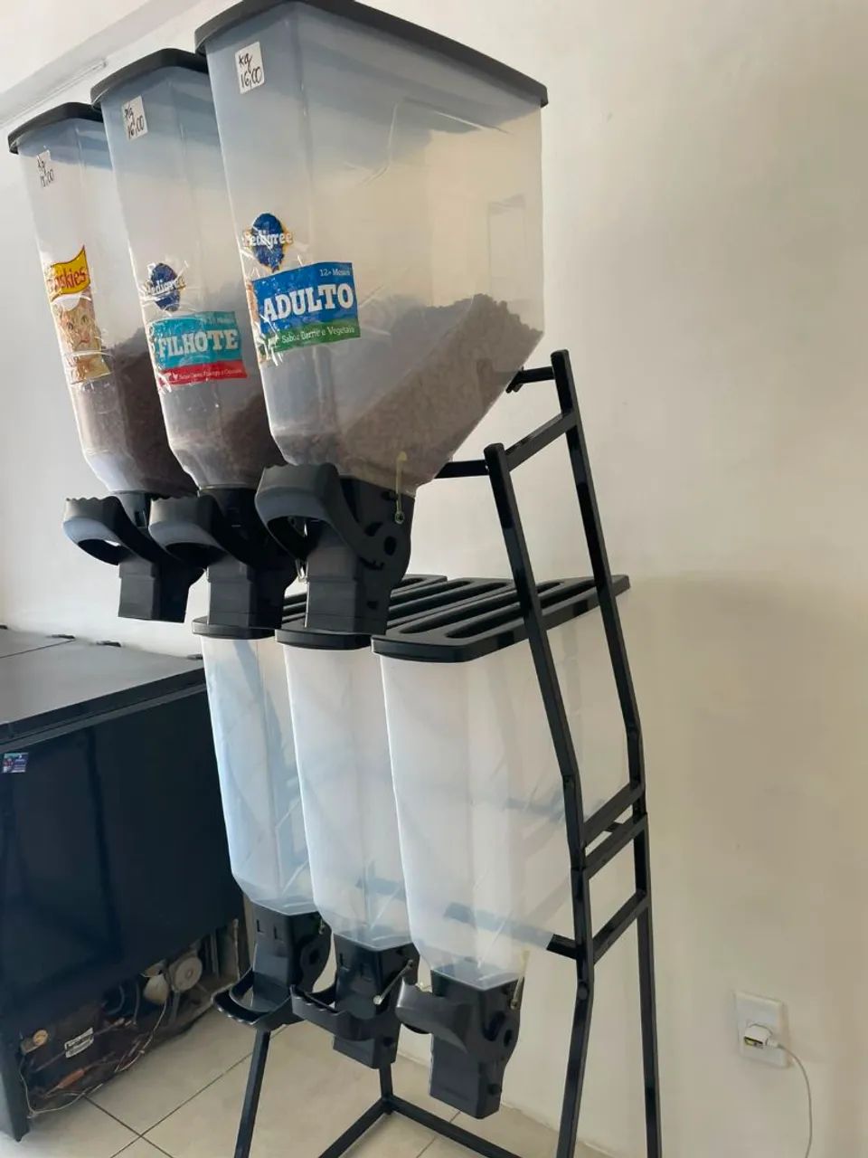 Dispenser de ração. - Foto 2
