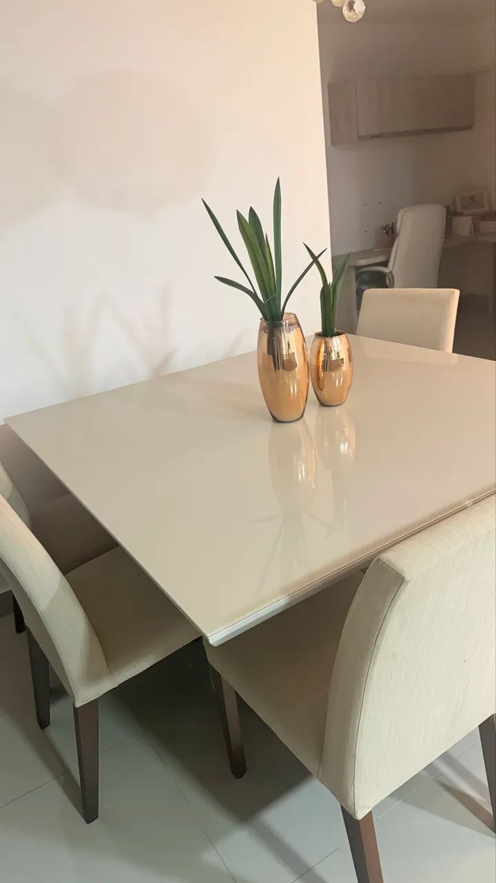 Mesa de Jantar com 6 cadeiras 