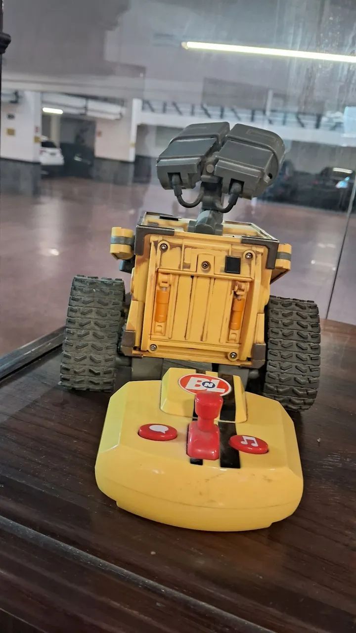 Robô WALL-E da Disney e Pixar não esta funcionando  - Foto 2