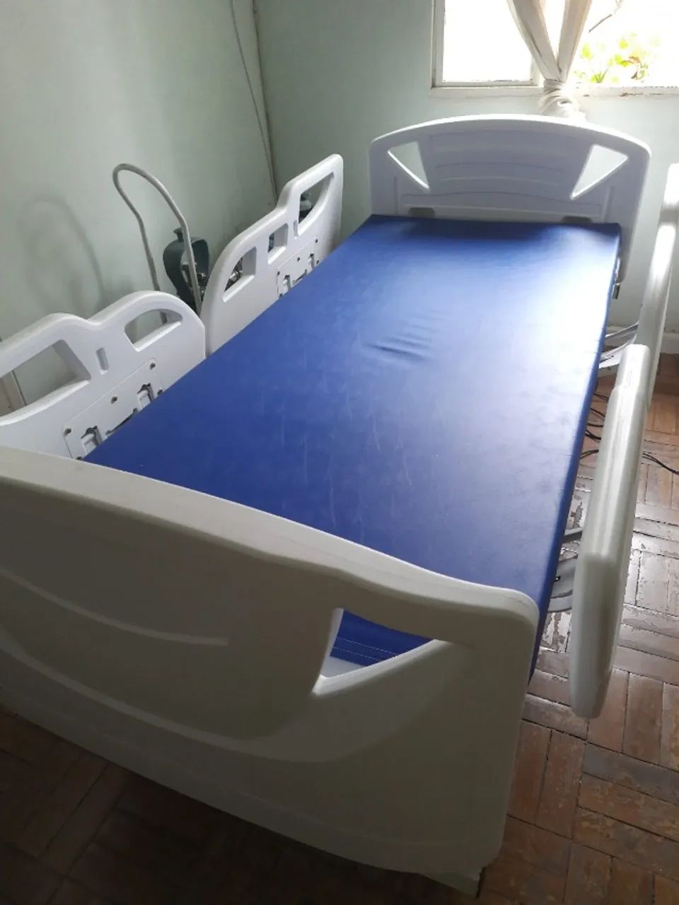 Cama hospitalar motorizada - 4 grades em PVC / Colchão hospitalar D33 - Foto 3