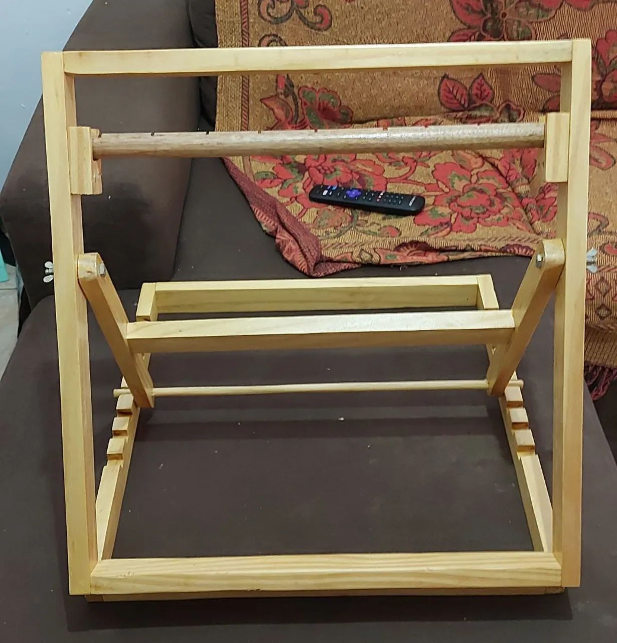 Cavalete/suporte para macramê envernizado