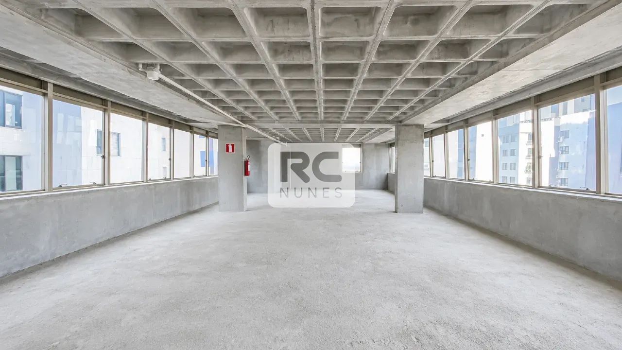 Sala com área de 258,06m² no Bairro Lourdes, Belo Horizonte/MG.