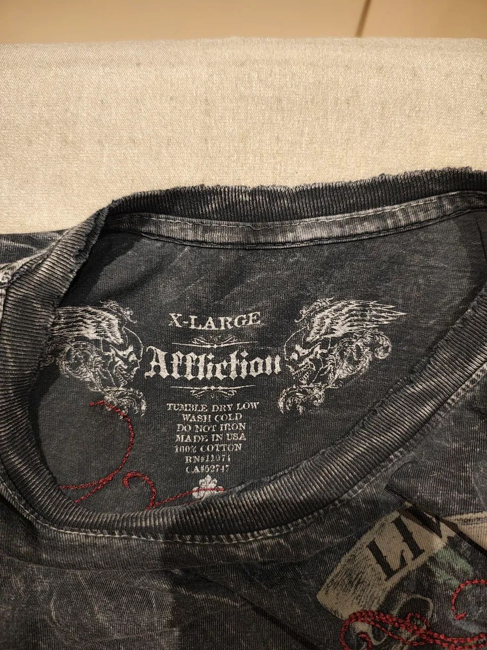 Camiseta Affliction autêntica USA  - Foto 4
