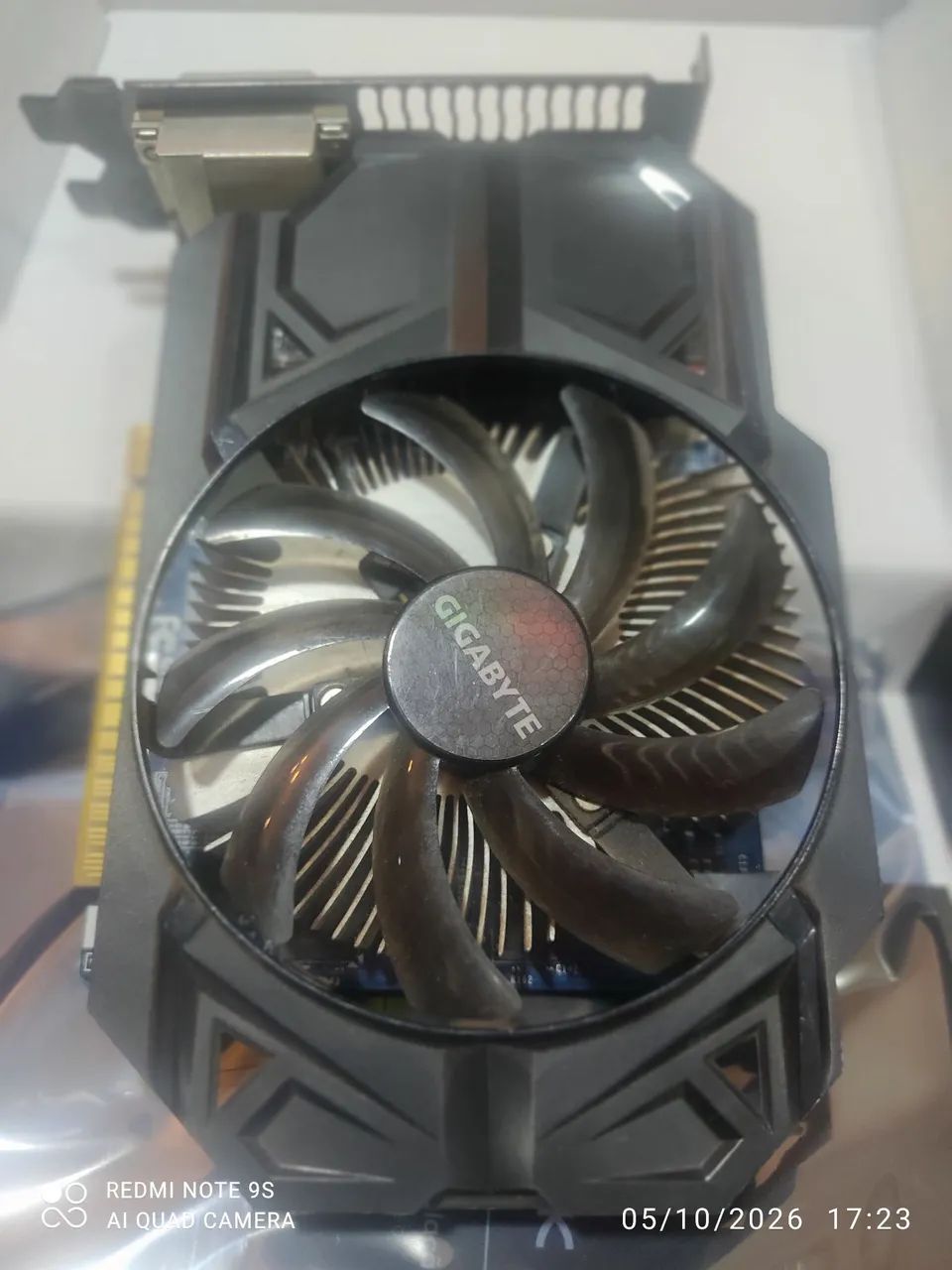 Placa de vídeo 2 GB gigabyte 