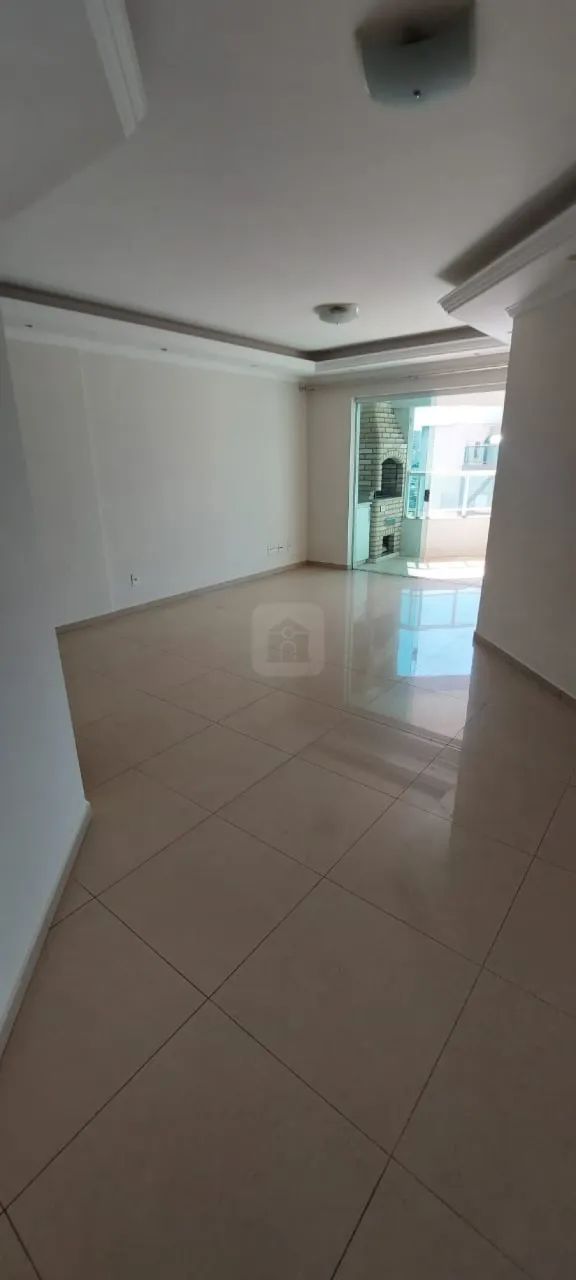 Apartamento à venda no bairro Saraiva.