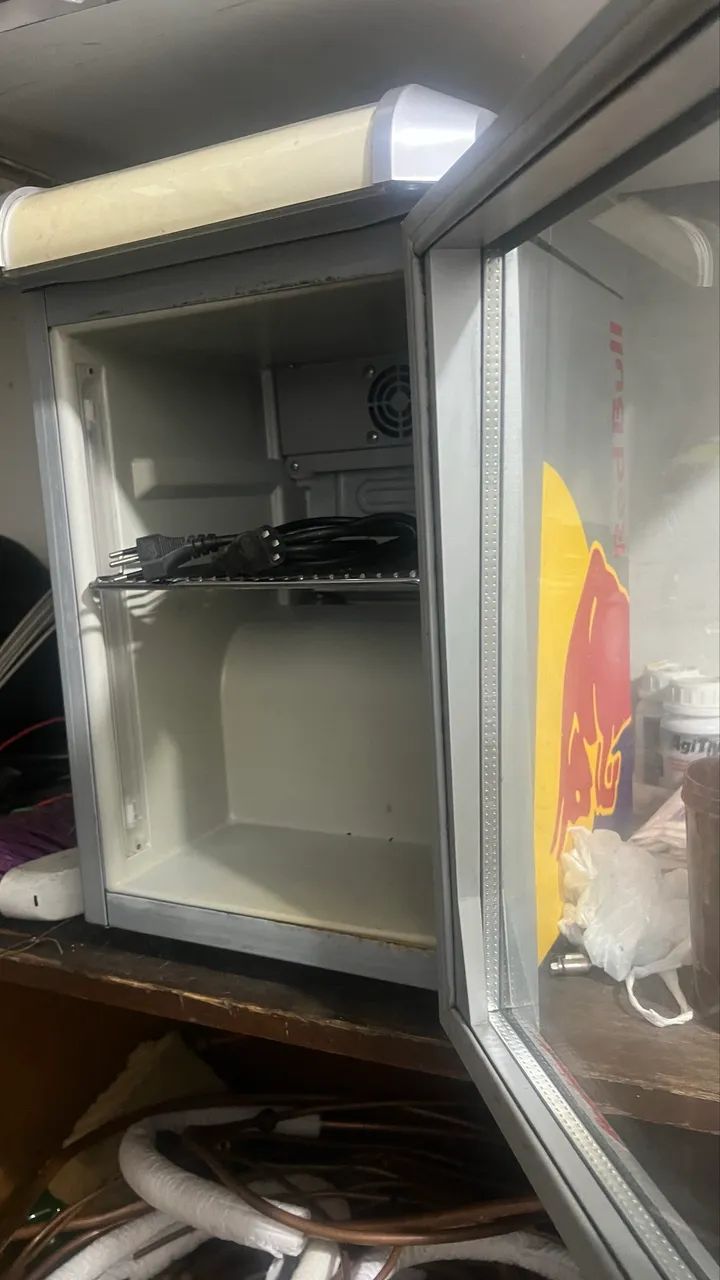 Mini geladeira a redbull - Foto 4