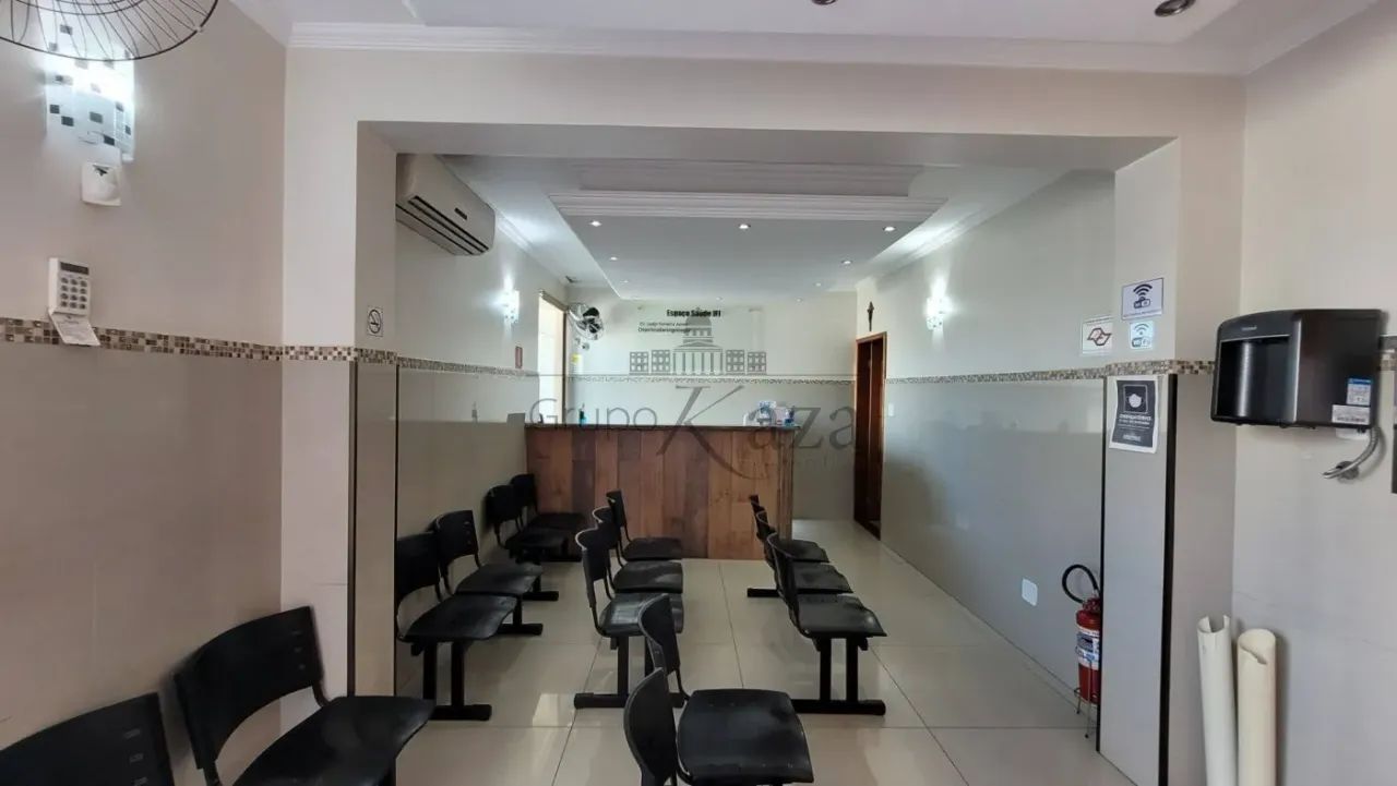 Casa Comercial - Consultório - Vila Pinheiro - 144m².