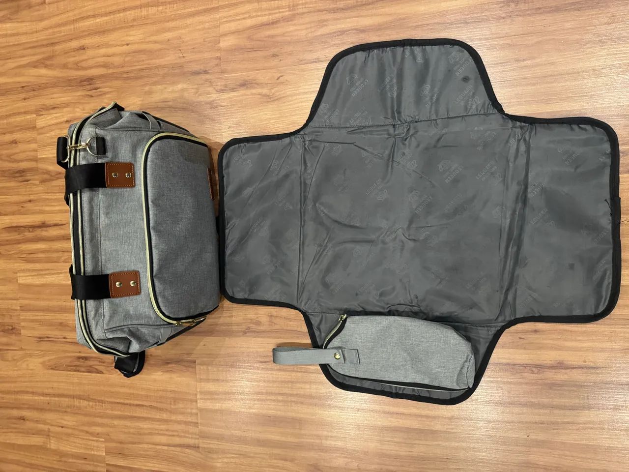 Bolsa Maternidade Transversal Lequeen Cinza  - Foto 5