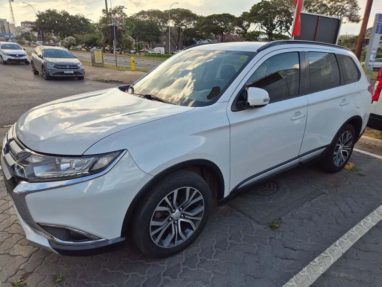 Mitsubishi Outlander 2.0 16V 160CV AUT. 2016