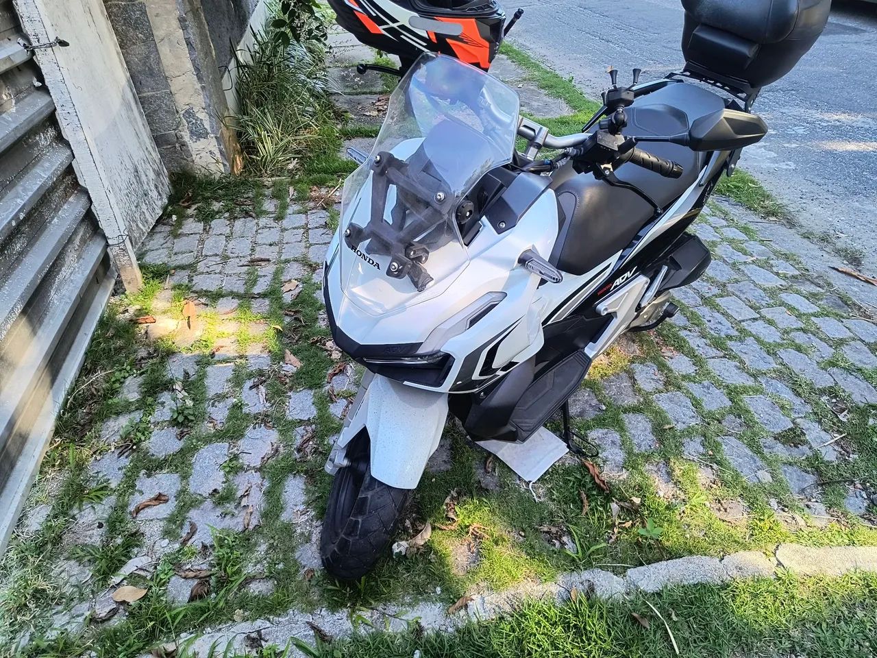 ADV Pouco usada