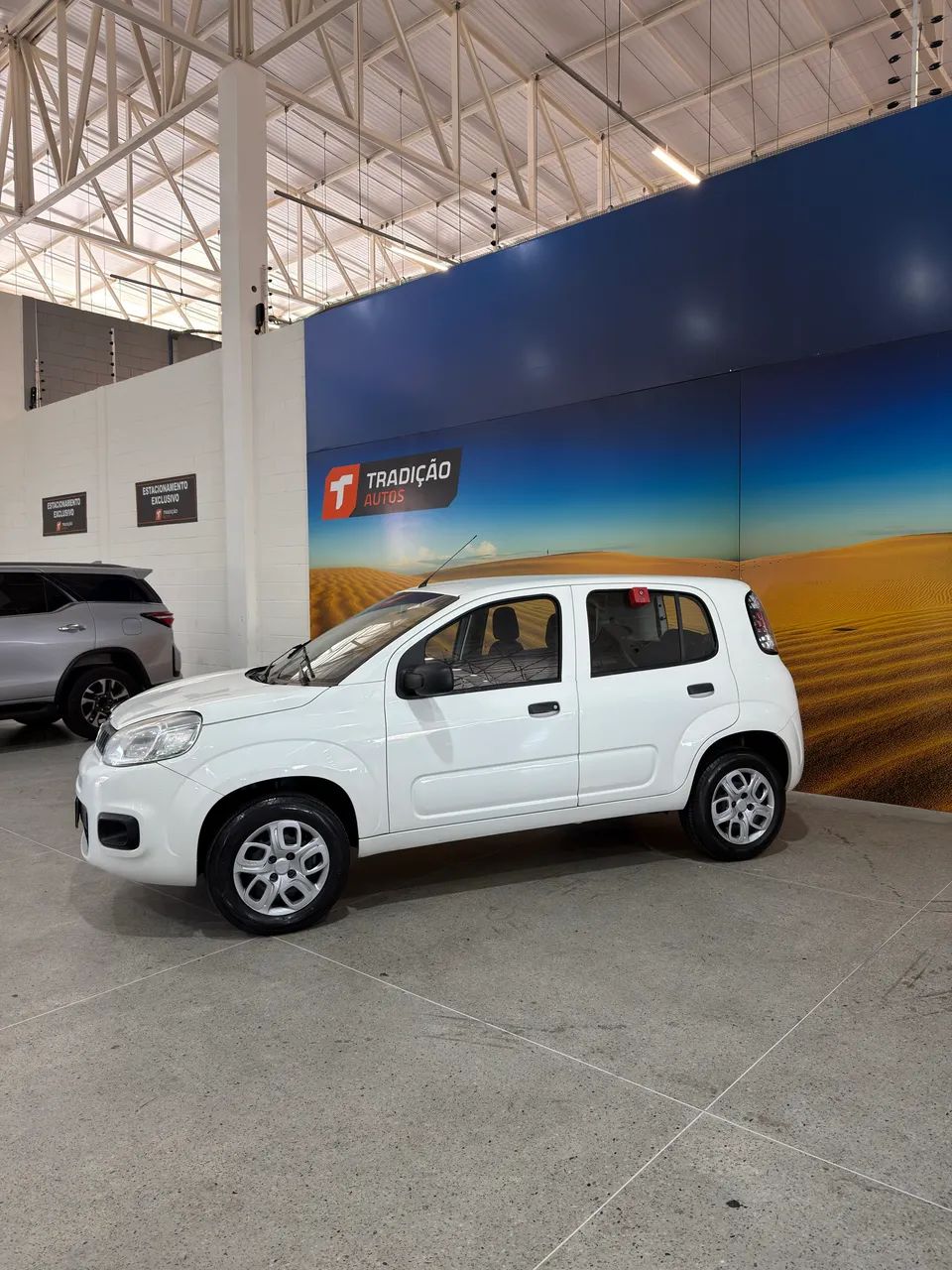 Fiat Uno Attractive 1.0 EVO Fire Flex 8V 5P 2016 - Foto 3