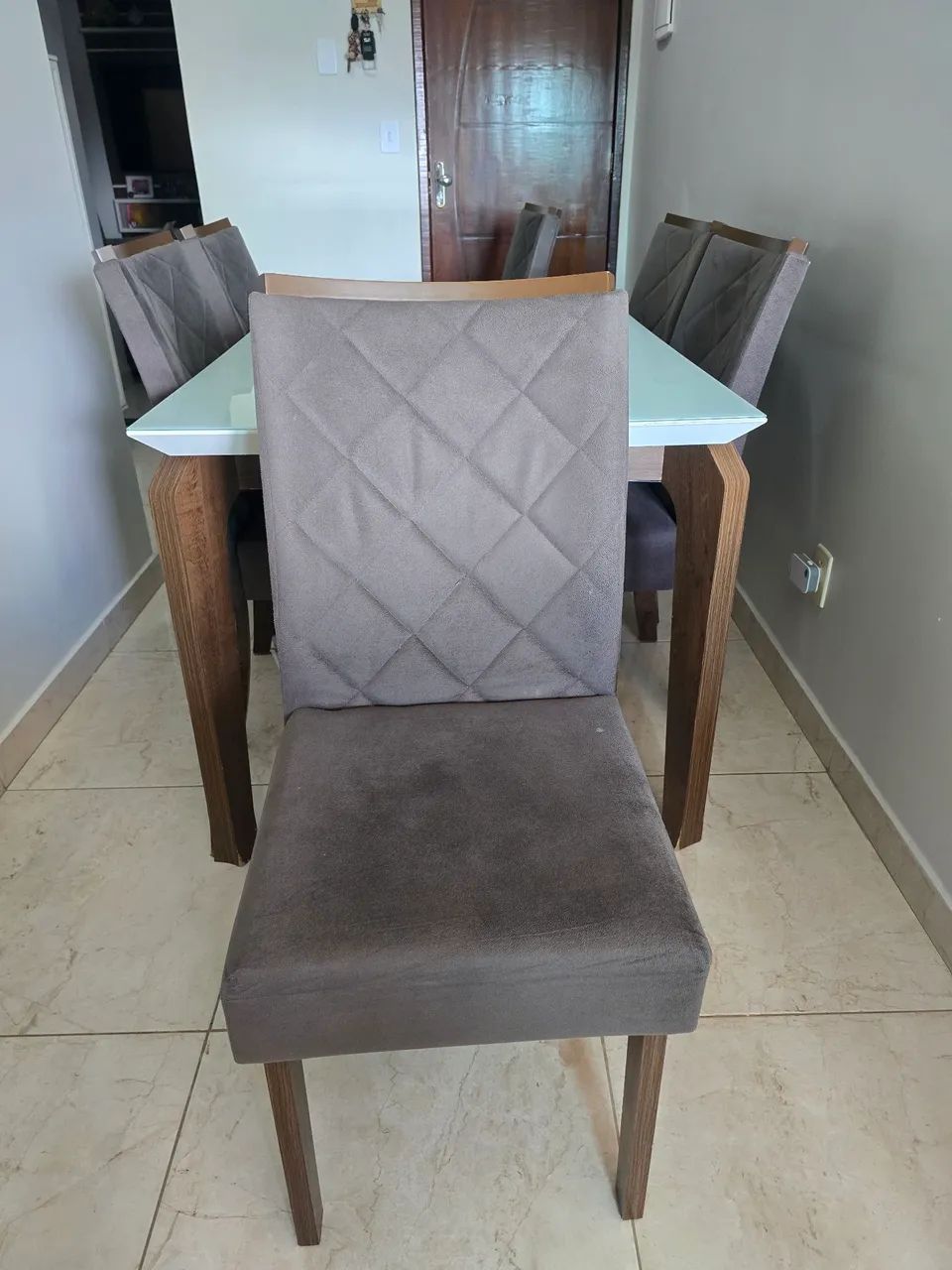 ABAIXEI O PREÇO PRA VENDER LOGO! Mesa de jantar grande 6 lugares retangular  - Foto 3