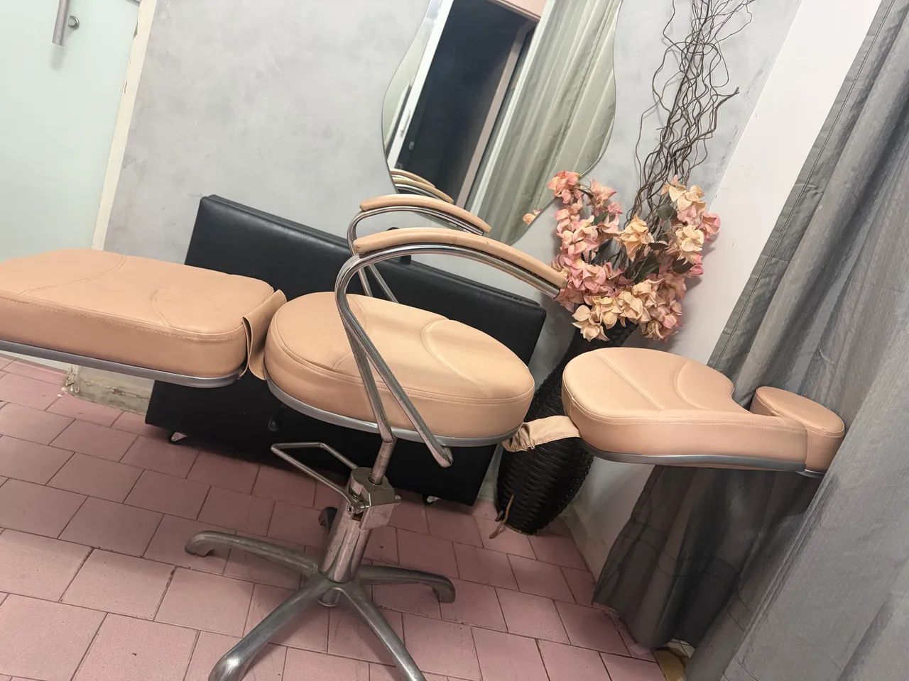 Cadeira maquiadora/profissional  - Foto 2