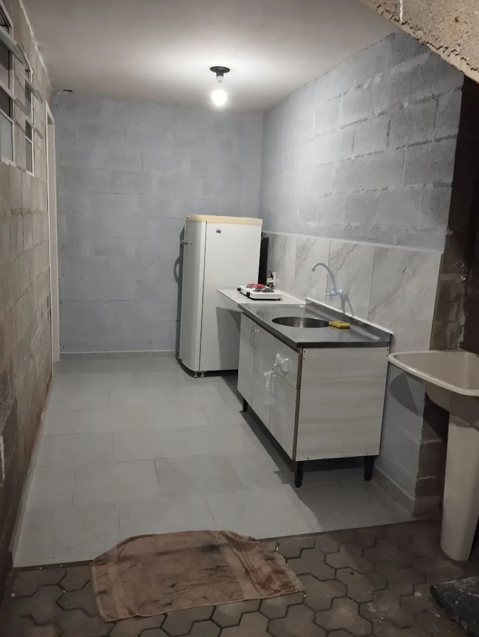 Alugo kitnet mobiliada 