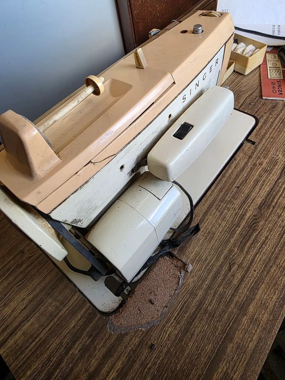 Máquina de Costura Singer flexiponto 220v com mesa  - Foto 4