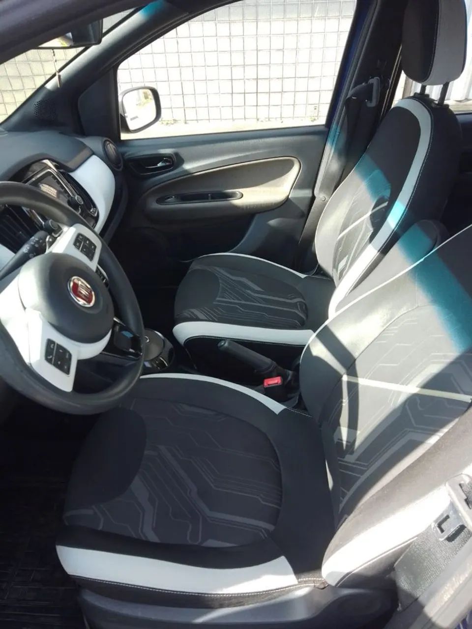 Fiat Uno Sporting Dualogic 1.4 EVO Flex 8V 4P 2015 - Foto 5