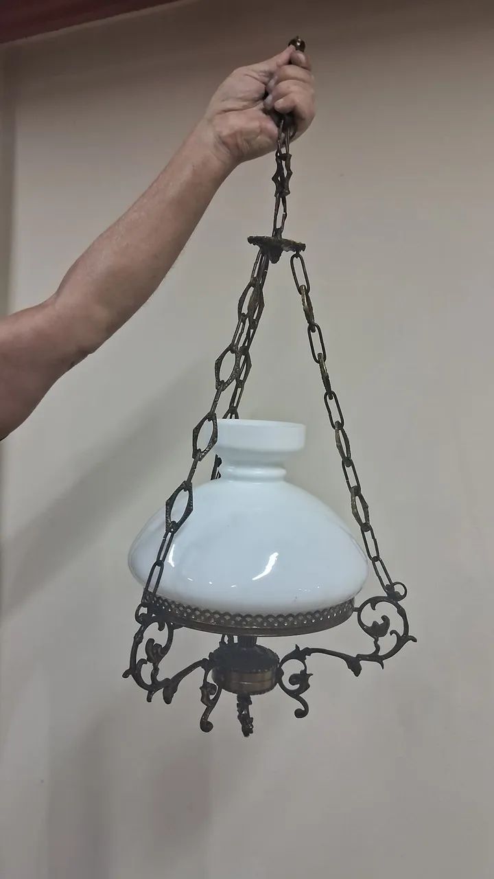 Lustre Antigo em Bronze com cupula - Foto 5