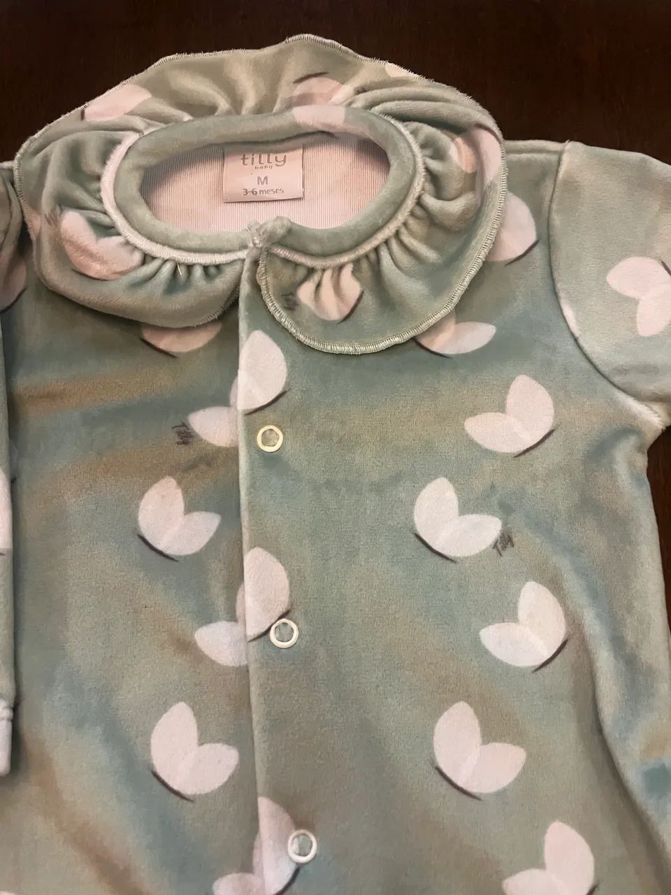 Macacão em Plush bebê menina 3-6meses - Foto 2