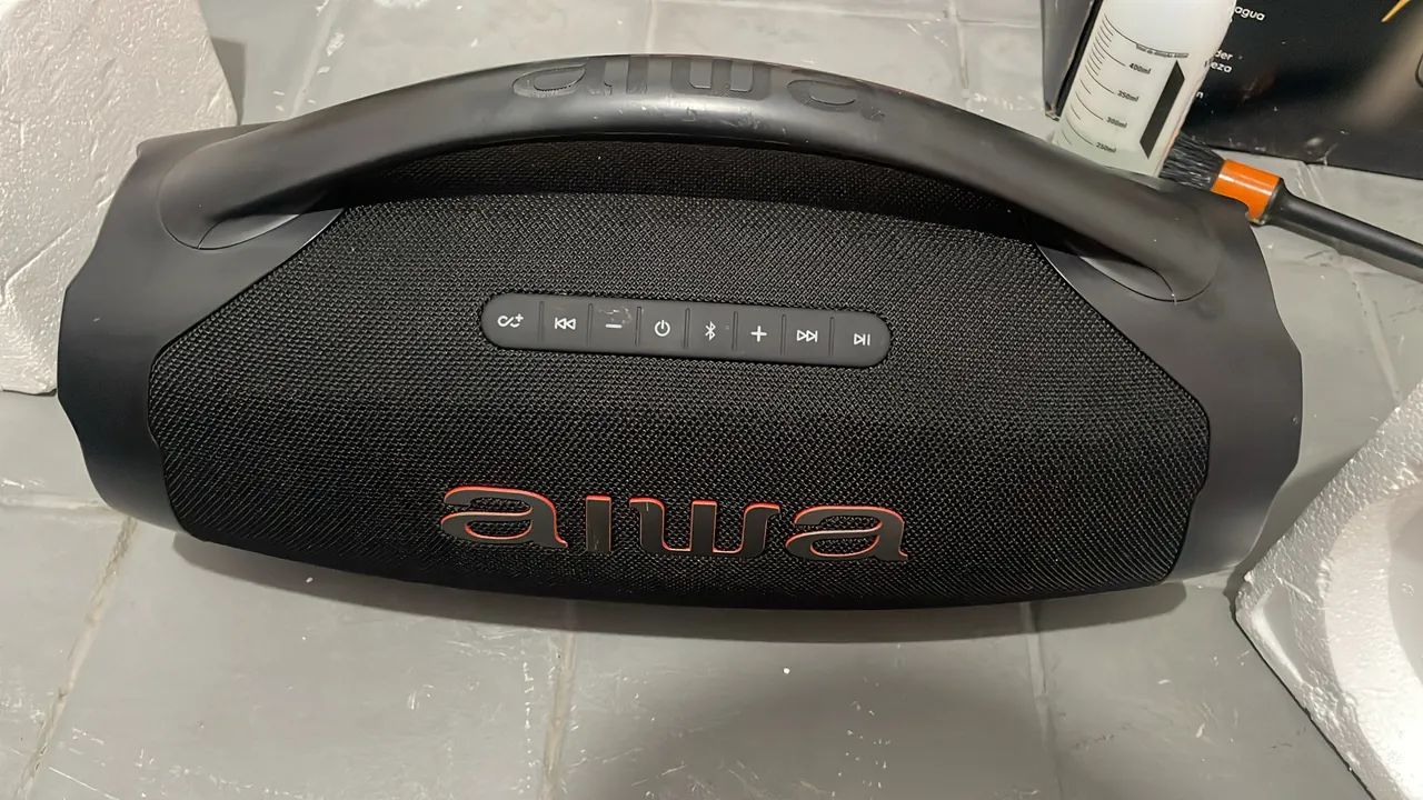 Bombox aiwa plus