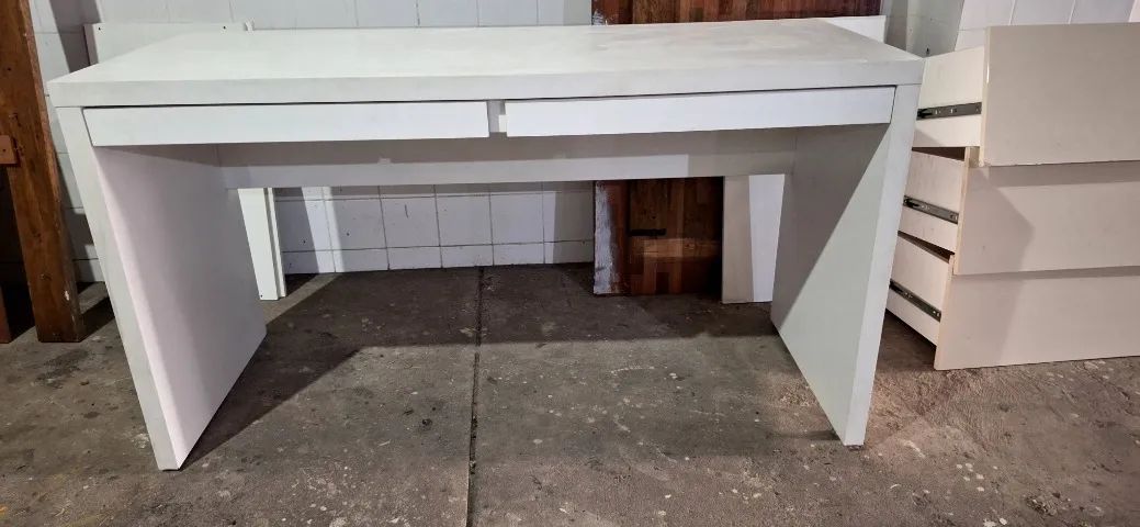 Mesa em MDF branco para estudo ou trabalho - Foto 2