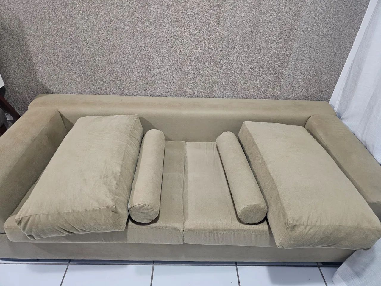 Sofá 3 lugares. Em estado de novo 482680378030172165