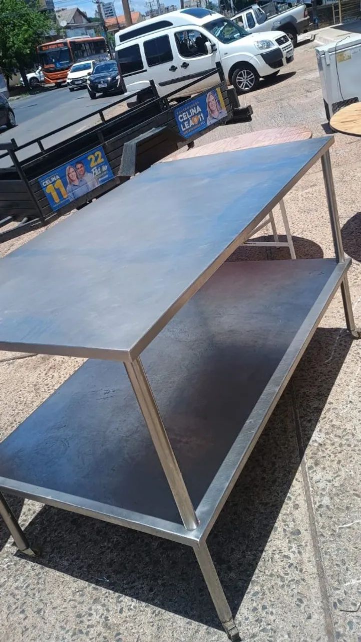 Mesa inox com rodinhas usada - Foto 3
