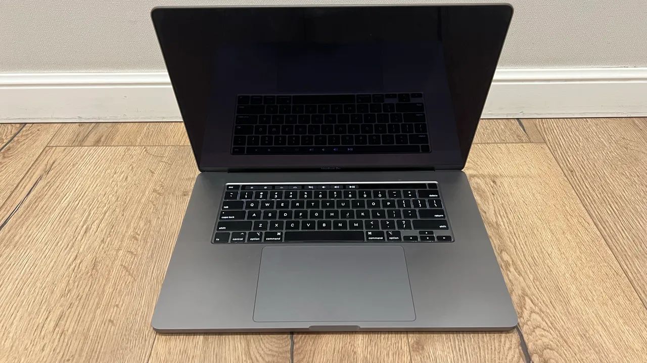MacBook Pro 16 / 512SSD / 16Gb memória / i7 / 19 - Foto 3