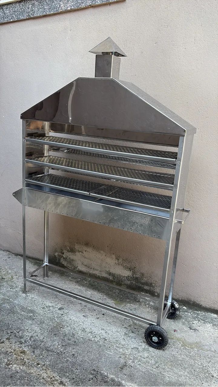 Churrasqueira de espetinho de rua 