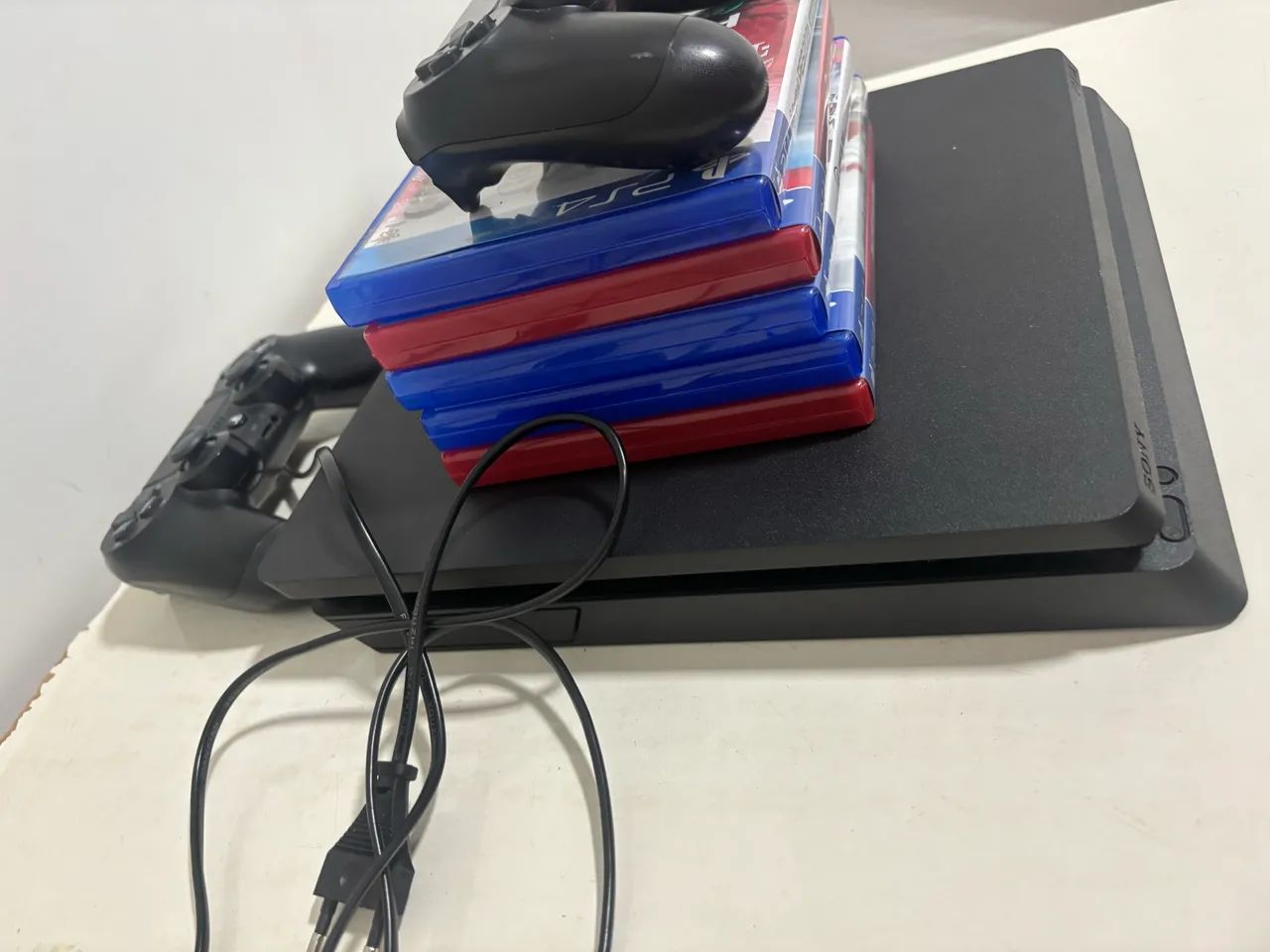 ps4 slim 1tb 2 controles com jogos - Foto 3