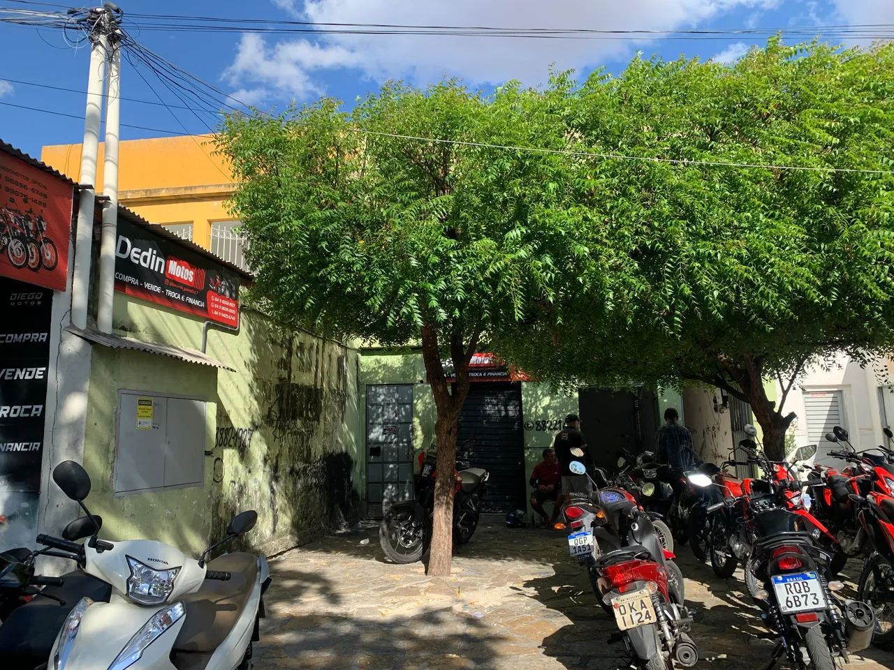 IMÓVEL COM KITNETS E PONTO COMERCIAL NA AVENIDA RIO BRANCO