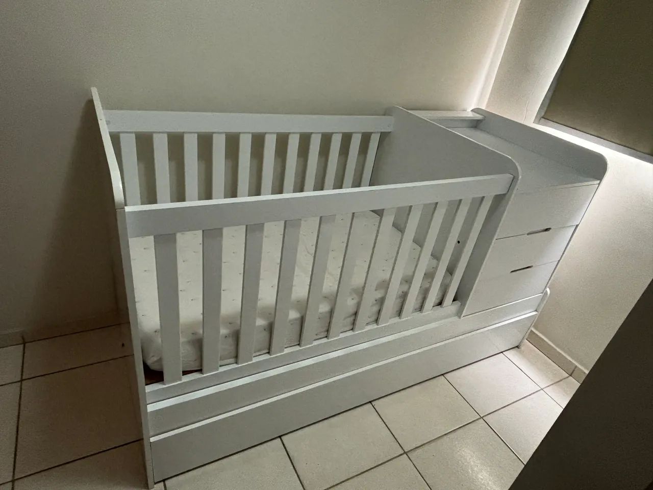 Berço Multifuncional - Com trocador e cômoda  - Foto 3