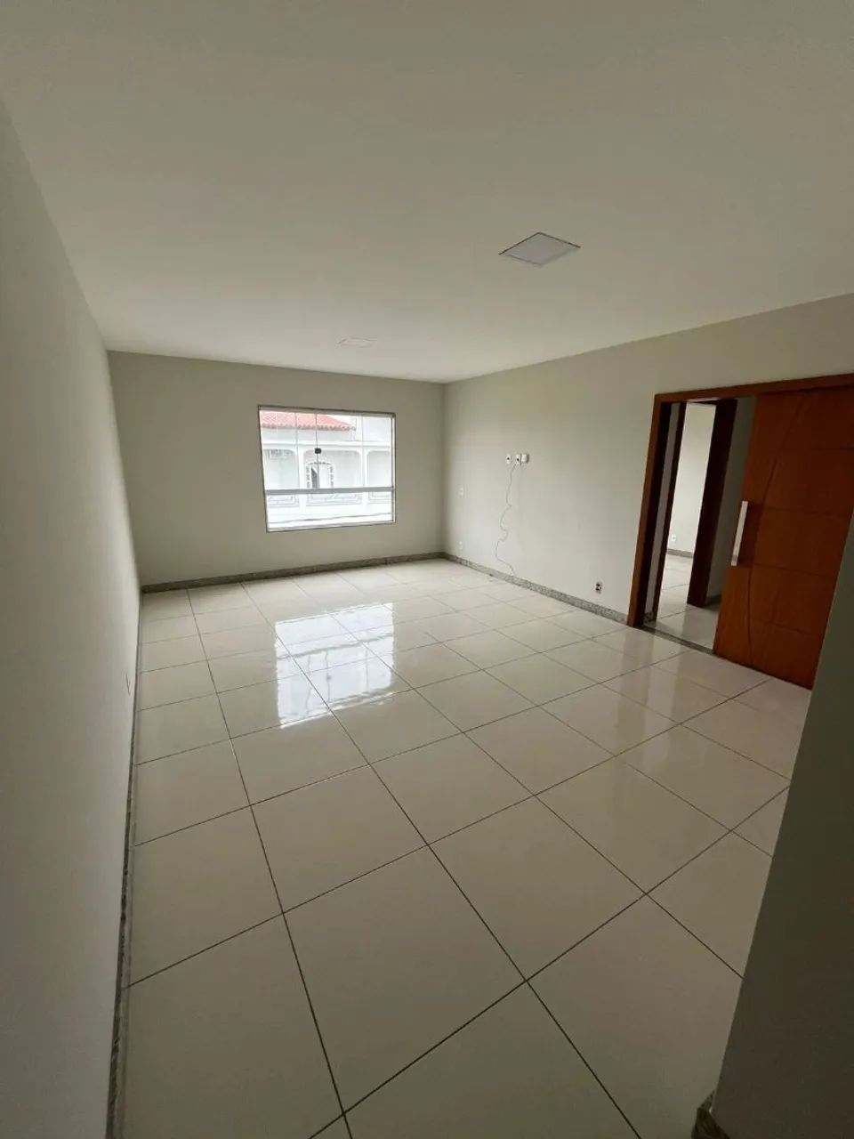 Aluga-se Apartamento