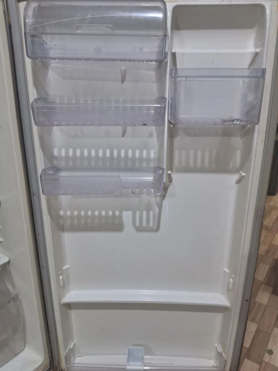Geladeira Electrolux e balcão seco - Foto 5