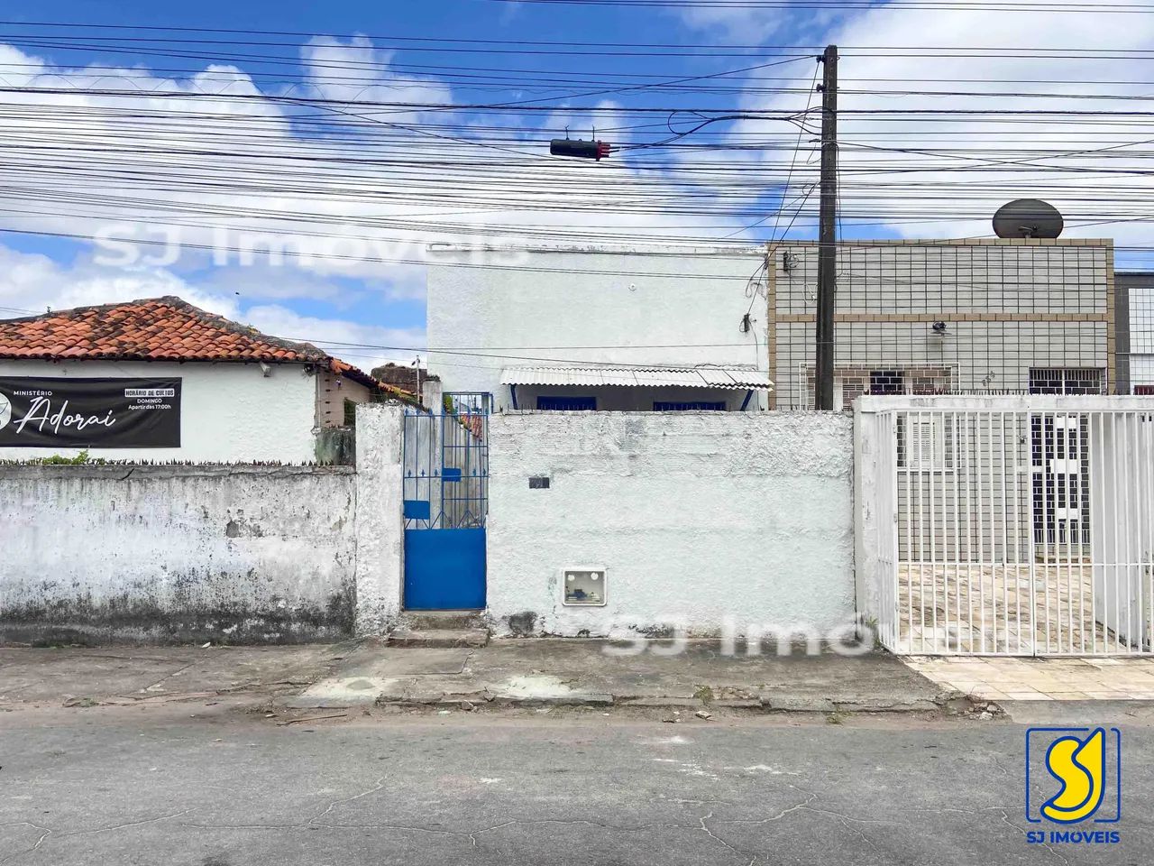 Casa com 2 quartos e quintal no Benfica, perto do Shopping Benfica e da UFC