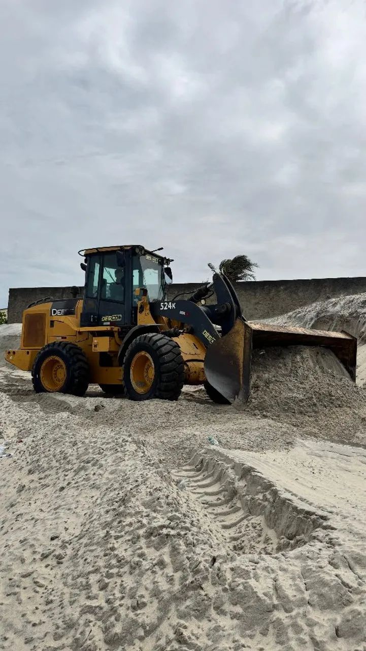 Pá carregadeira 524k Jonh Deere enchedeira muito boa 2015 - Foto 2