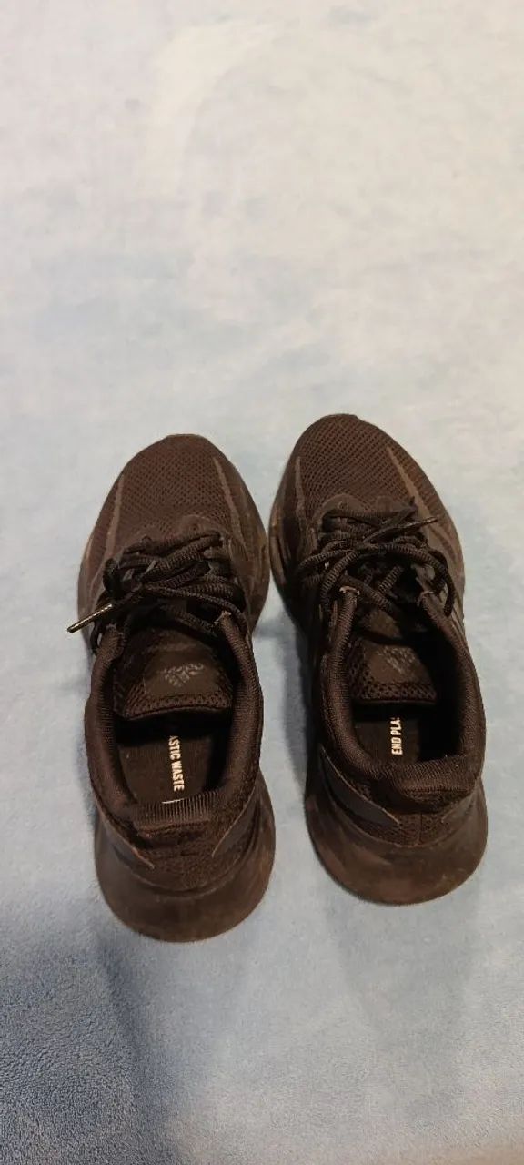 Tênis Adidas 