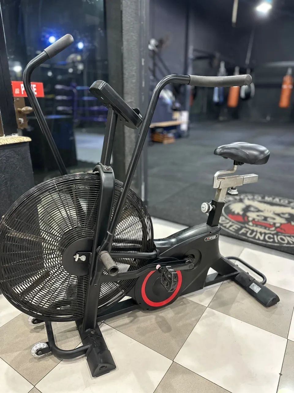 BIKE DE ACADEMIA À VENDA!