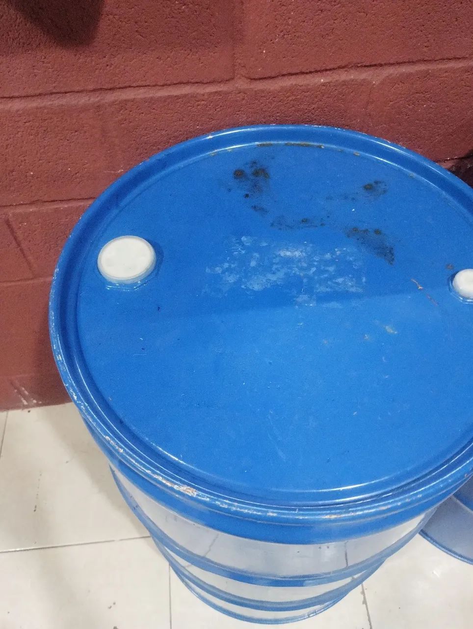 Vendo tambor de ferro com tampa e trava - Foto 3