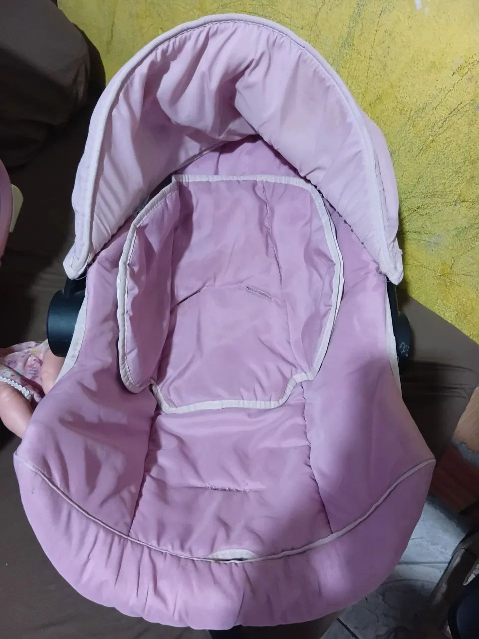 Bebê conforto menina.