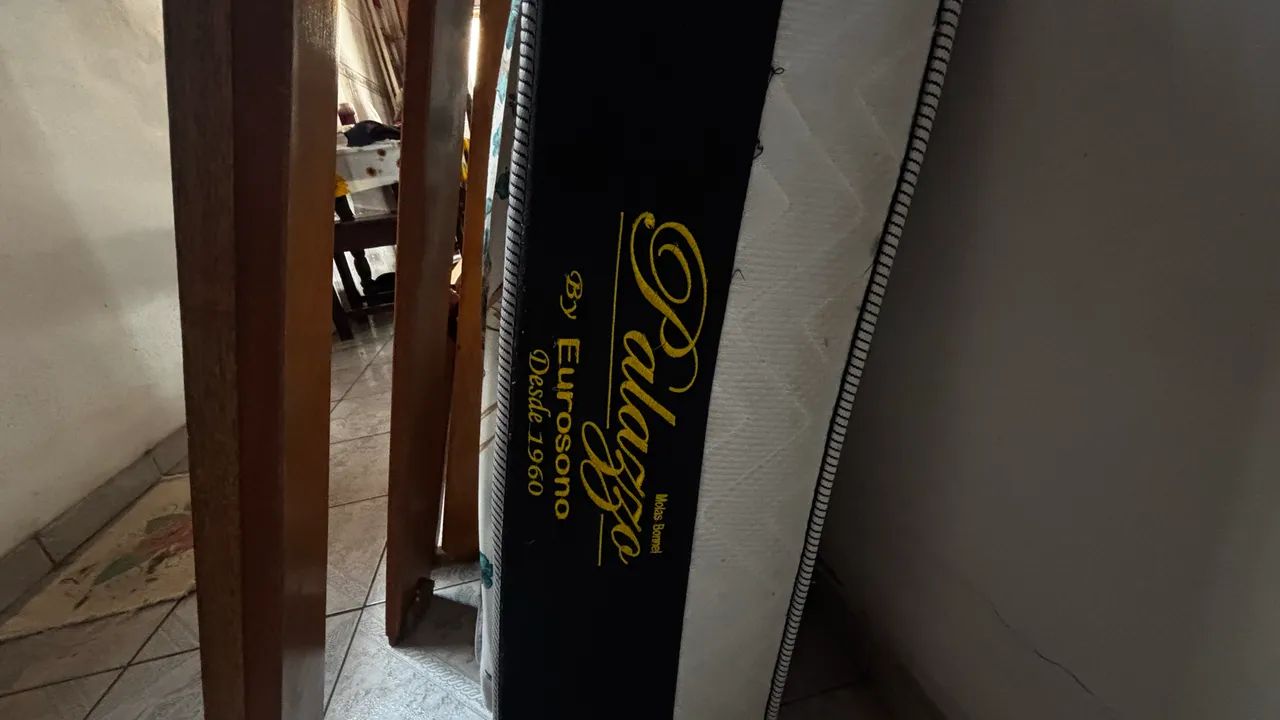 Cama de solteiro + colchão em ótimo estado